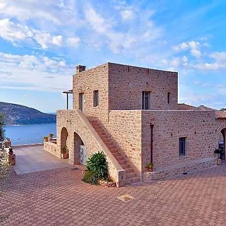 Akrolithi Boutique & 3*