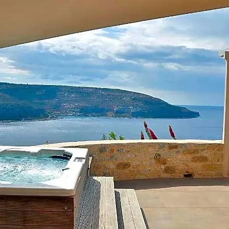 Otel Akrolithi Boutique & 3*