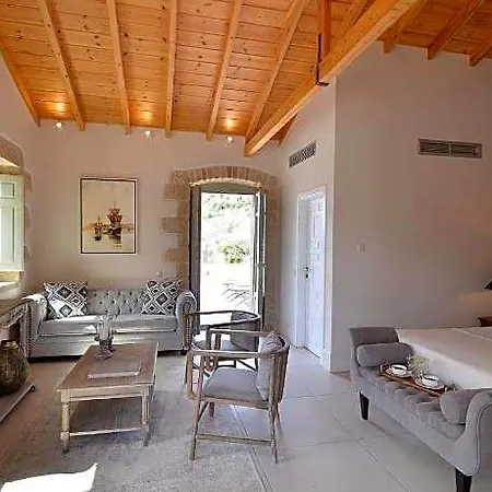 Akrolithi Boutique & 3*
