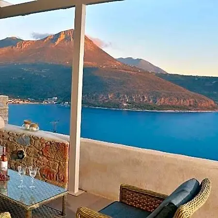 Otel Akrolithi Boutique & 3*