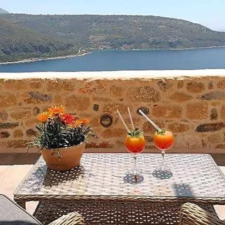 Akrolithi Boutique & Otel Karavostásion